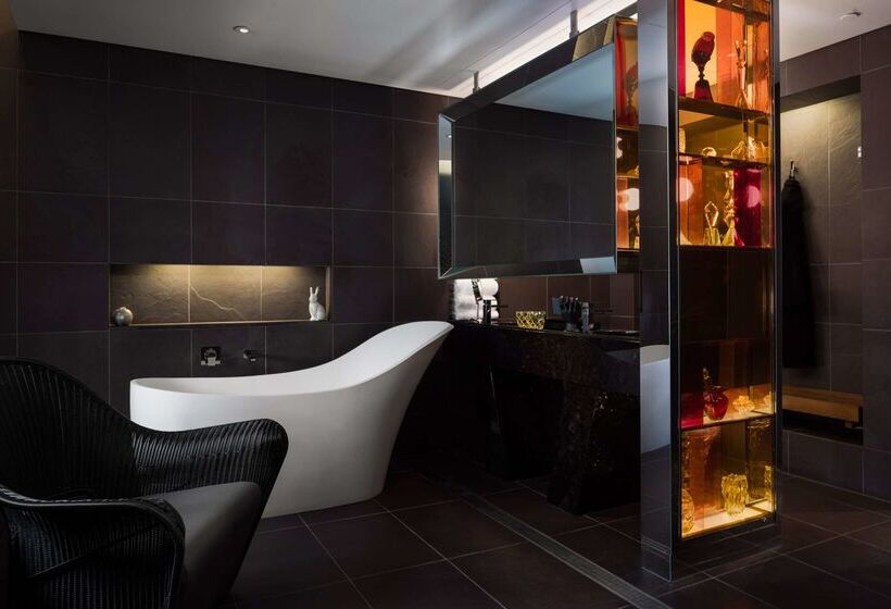 Отель Qt Sydney