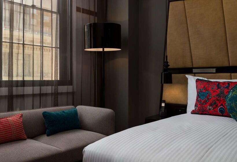 Отель Qt Sydney