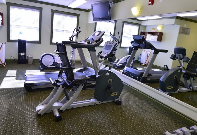 Velora Hinton, Ascend Hotel Collection