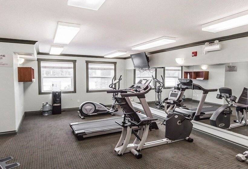 Velora Hinton, Ascend Hotel Collection