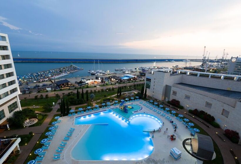 هتل Radisson Blu Resort & Congress Centre Sochi