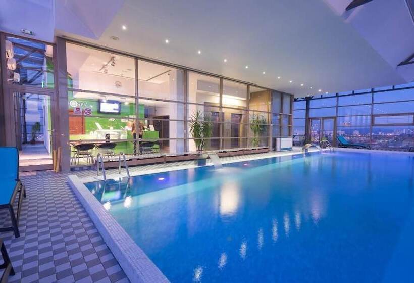 Отель Wyndham Cluj