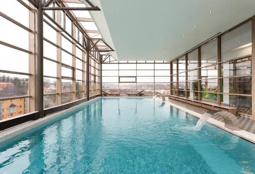 Отель Wyndham Cluj