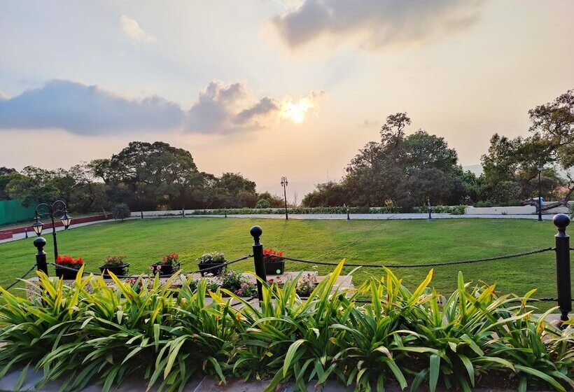 فندق Regenta Mpg Club