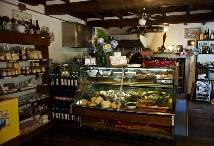 田舎風ホテル Borgo Isola Santa