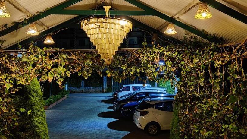 Отель Sapphire Luxury Suite Ooty