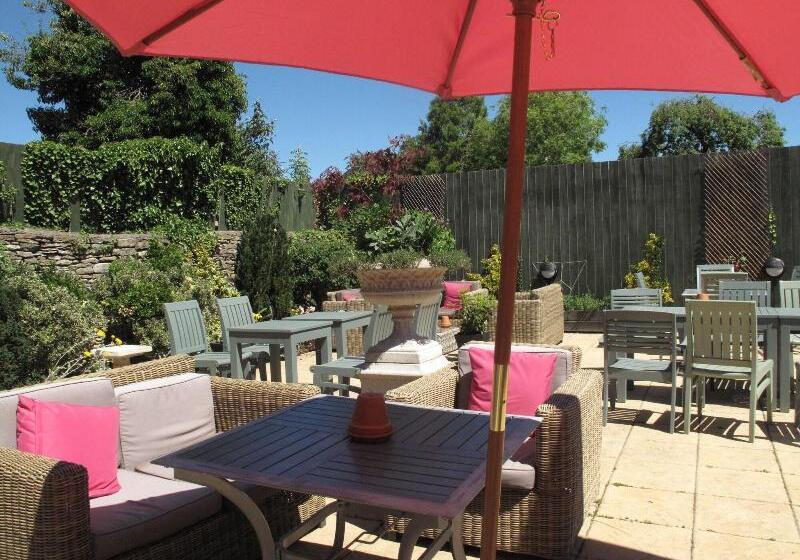 בית מלון כפרי The Ormond At Tetbury