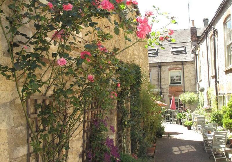 בית מלון כפרי The Ormond At Tetbury
