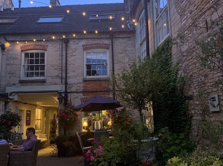 בית מלון כפרי The Ormond At Tetbury