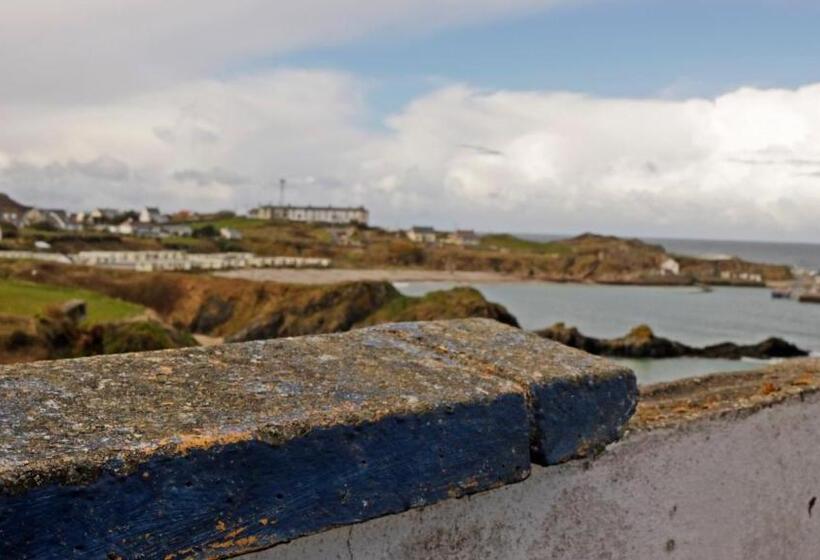 酒店 The Seaview Tavern