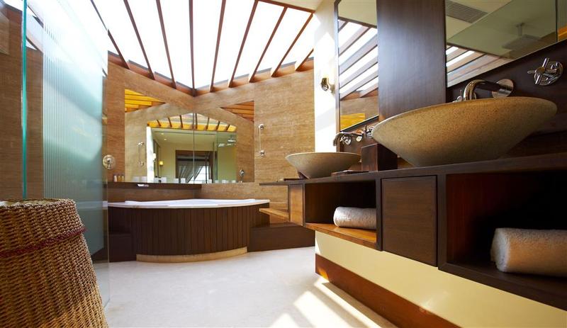 בית מלון כפרי The Westin Sohna Resort & Spa