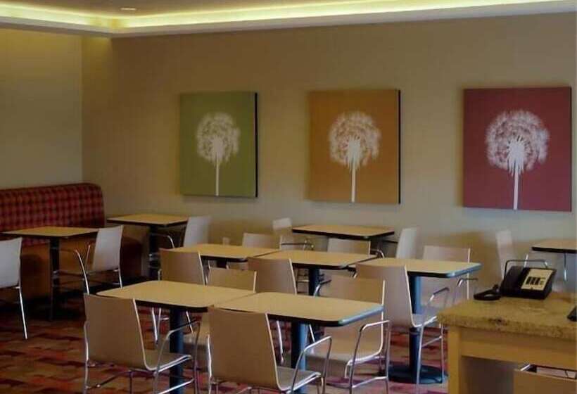 فندق Towneplace Suites By Marriott Vincennes