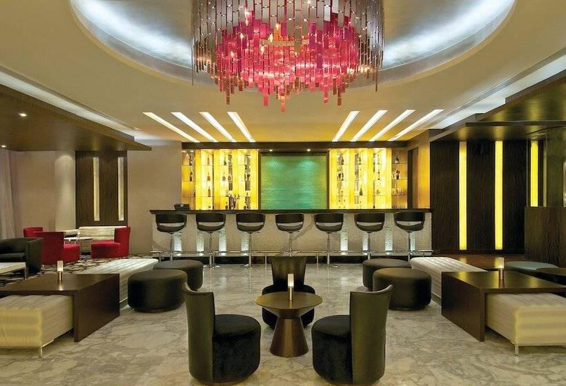 هتل Vivanta Hyderabad Begumpet