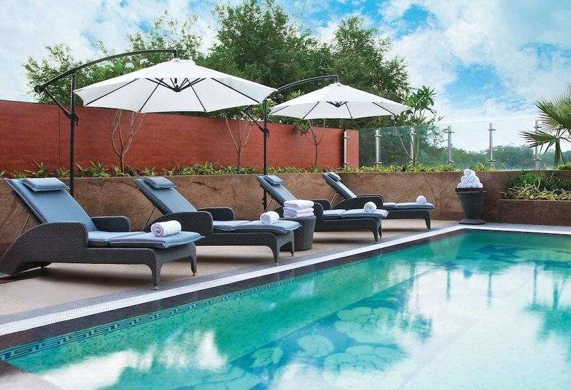 هتل Vivanta Hyderabad Begumpet