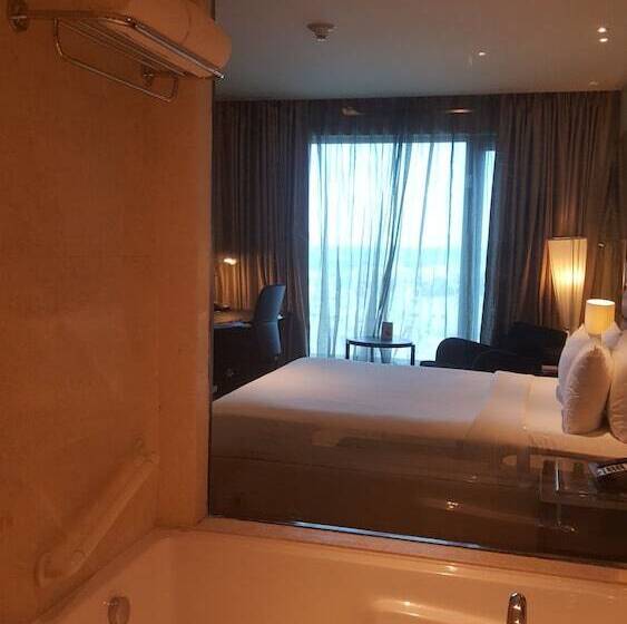 هتل Vivanta Hyderabad Begumpet