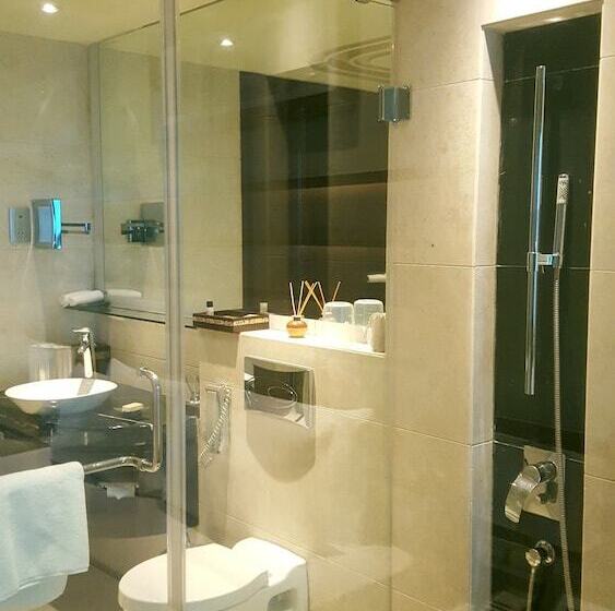 هتل Vivanta Hyderabad Begumpet