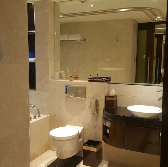 هتل Vivanta Hyderabad Begumpet