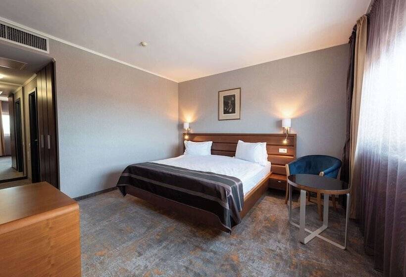 Отель Wyndham Cluj