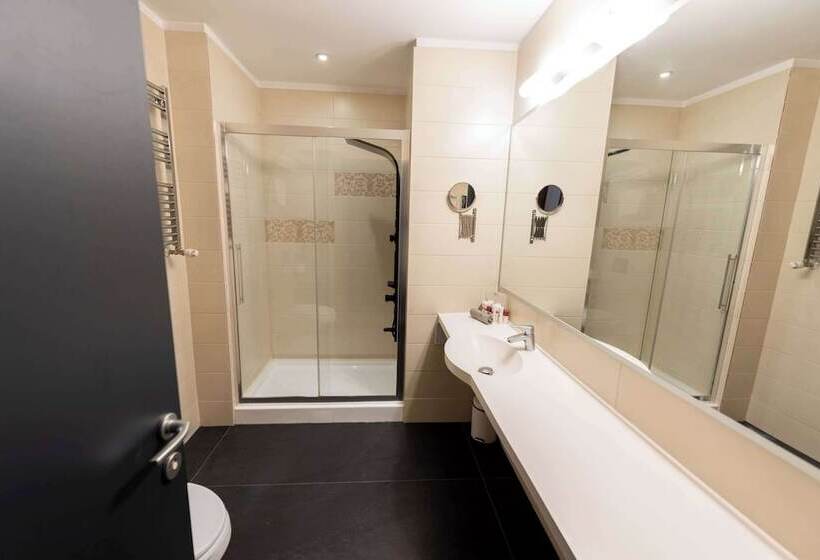 Отель Wyndham Cluj