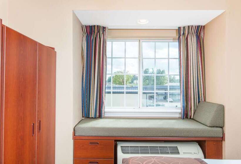 Microtel Inn By Wyndham Rogers