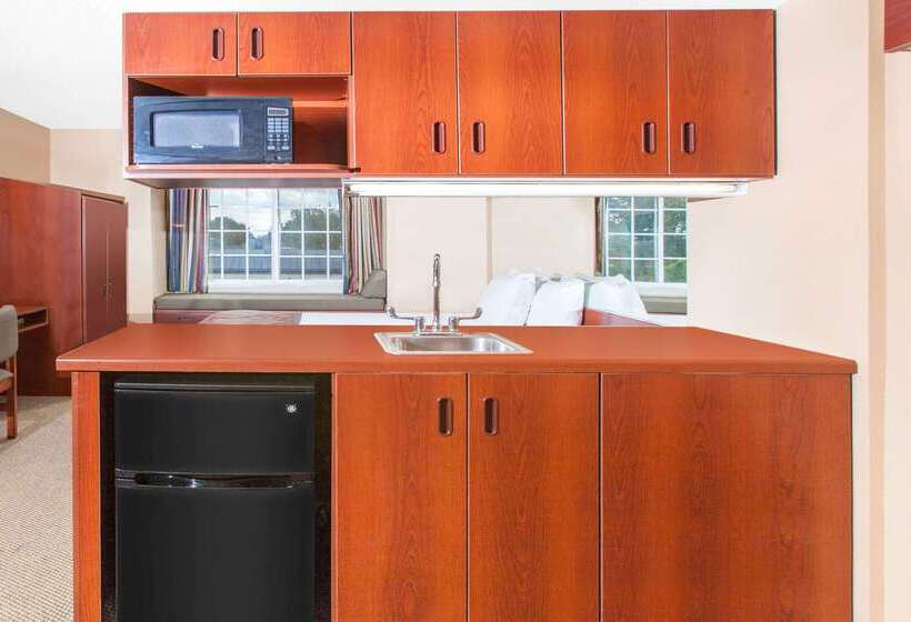 Microtel Inn By Wyndham Rogers