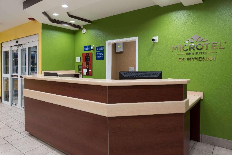 Microtel Inn By Wyndham Rogers
