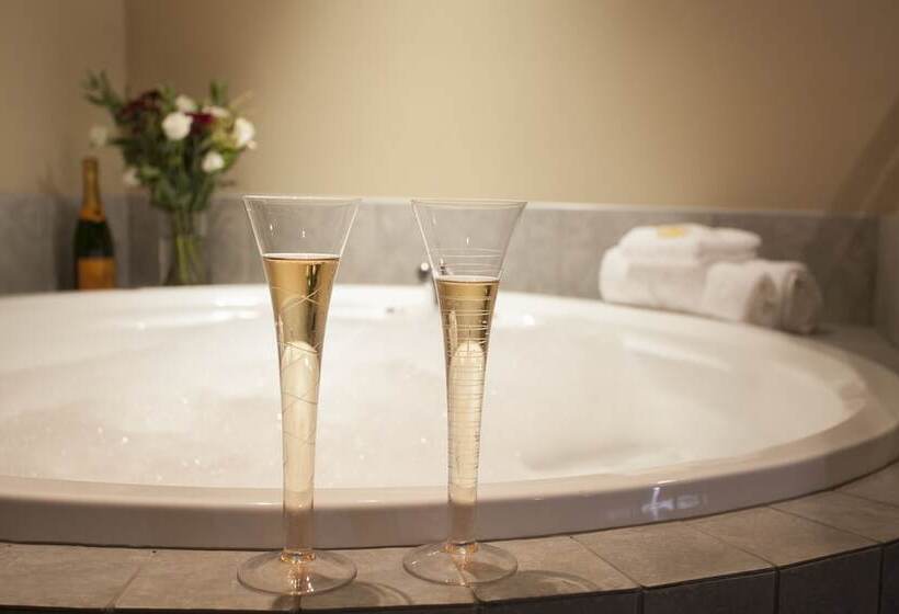 Мотель Cornwall Motor Lodge