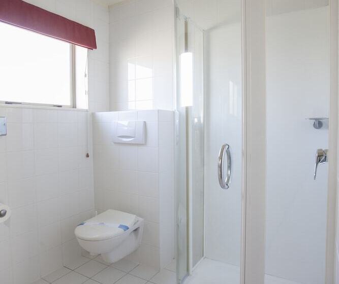 مُتل Cornwall Motor Lodge