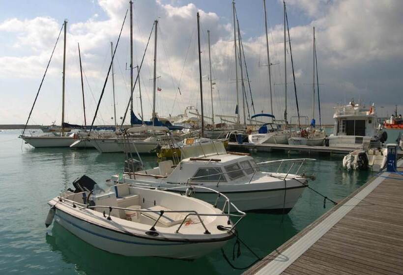 مُتل Nautico Pozzallo