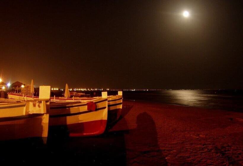 مُتل Nautico Pozzallo