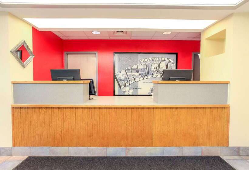 فندق على الطريق Super 8 By Wyndham Sault Ste. Marie