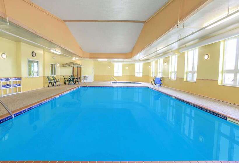 מוטל Super 8 By Wyndham Sault Ste. Marie