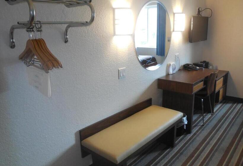 فندق على الطريق Super 8 By Wyndham Sault Ste. Marie