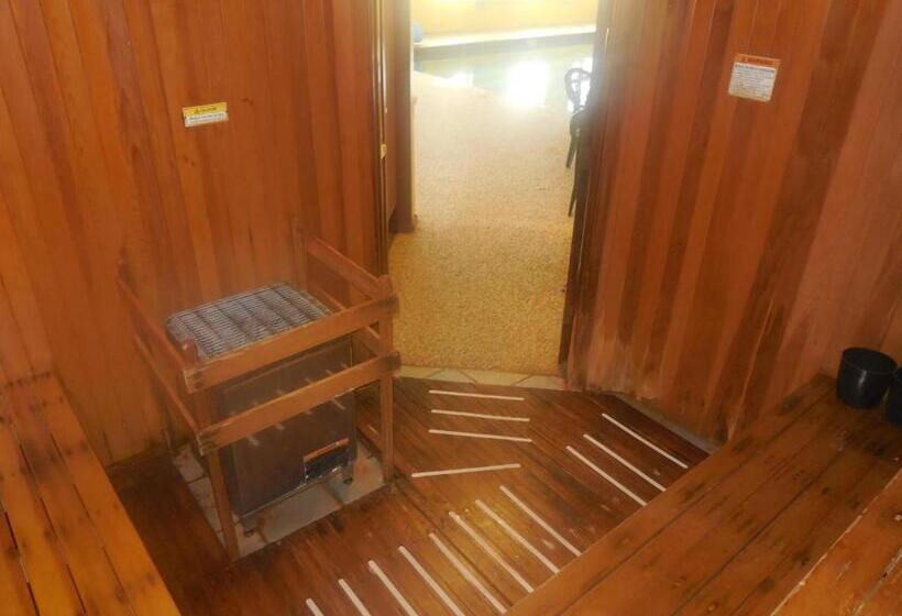 فندق على الطريق Super 8 By Wyndham Sault Ste. Marie