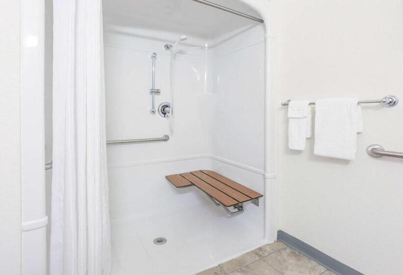 فندق على الطريق Super 8 By Wyndham Sault Ste. Marie