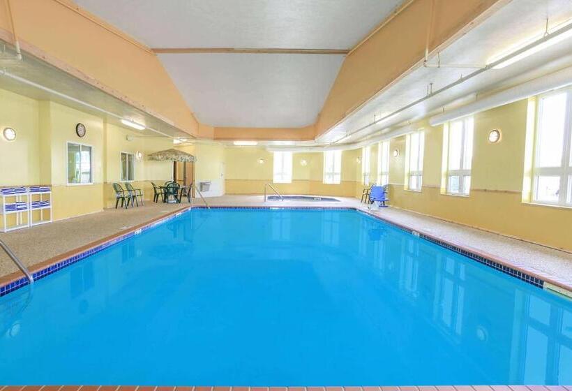 فندق على الطريق Super 8 By Wyndham Sault Ste. Marie