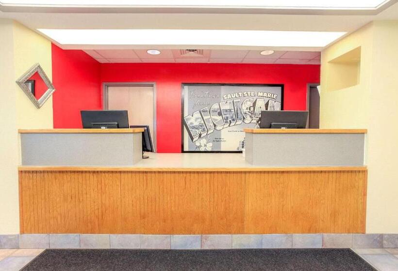 فندق على الطريق Super 8 By Wyndham Sault Ste. Marie