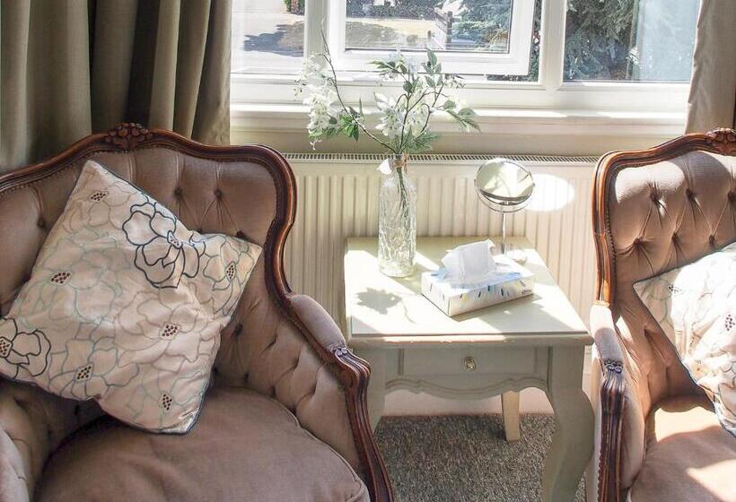 膳宿费 Leaded Light Guest House