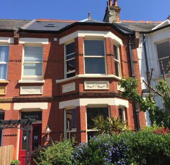 Пансион The Warwick Guesthouse
