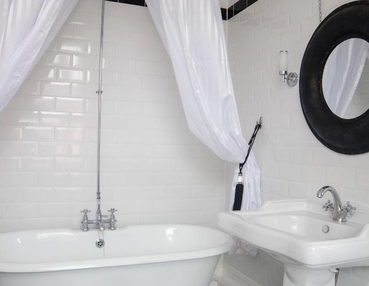 Пансион The Warwick Guesthouse