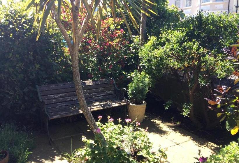 Пансион The Warwick Guesthouse