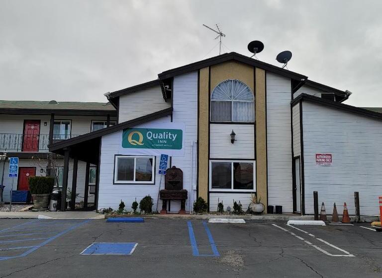 Quality Inn Victorville   Hesperia I 15