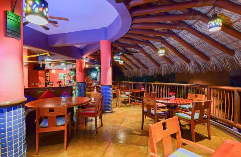 Курорт Hilton Grand Vacations Club Zihuatanejo