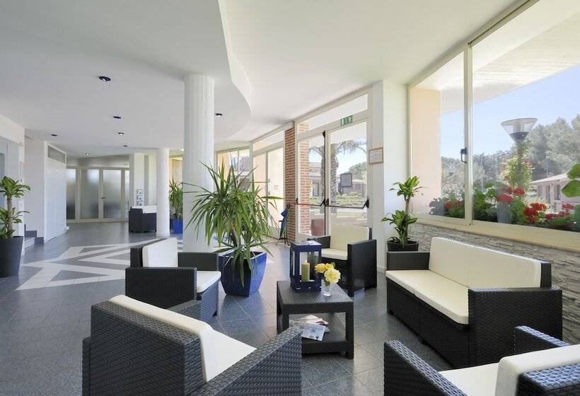 Курорт La Cecinella Apartments