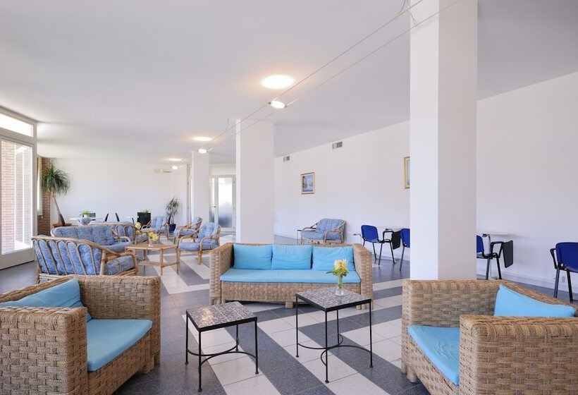 Курорт La Cecinella Apartments