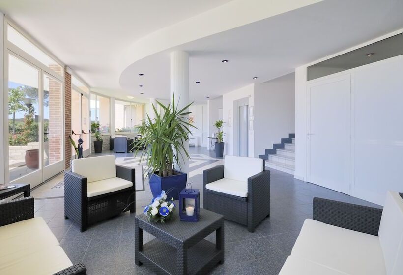 Курорт La Cecinella Apartments