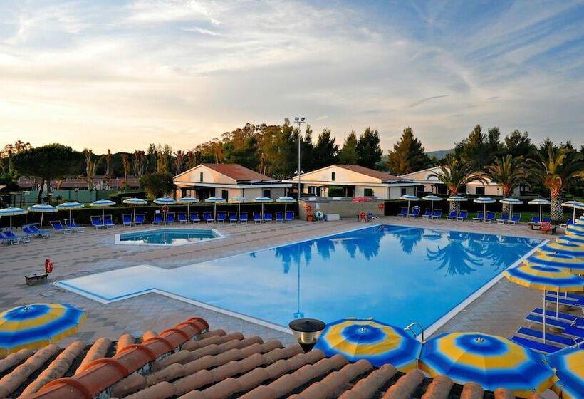 Курорт La Cecinella Apartments