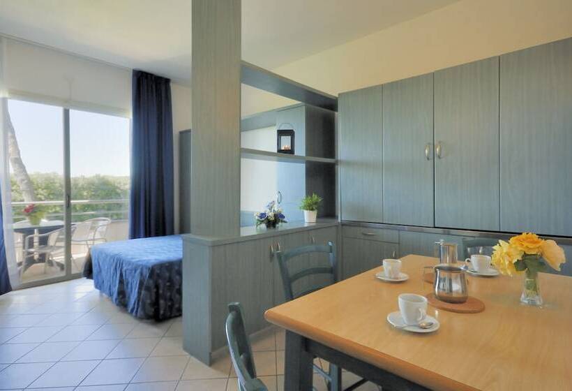 Курорт La Cecinella Apartments