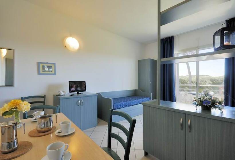 Курорт La Cecinella Apartments