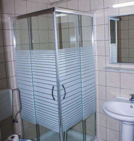 Sunshine Studios & Apartments